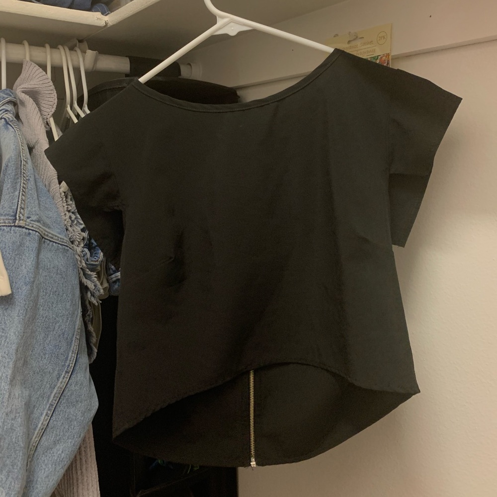 Short sleep top